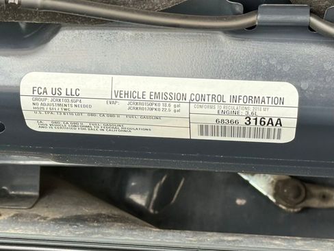 Used 2018 Jeep Wrangler Unlimited Sahara w/ Connectivity Group image 27