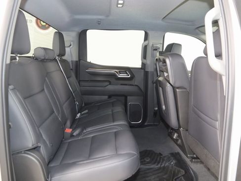 Used 2022 Chevrolet Silverado 1500 LT image 13