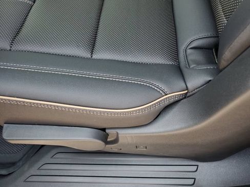 New 2026 Chevrolet Traverse High Country w/ LPO, Floor Liner Package FWD image 16