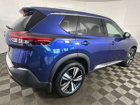 Used 2023 Nissan Rogue SL AWD/4WD image 2