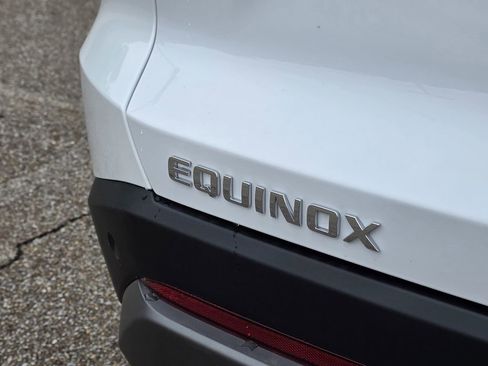 New 2026 Chevrolet Equinox LT FWD image 32