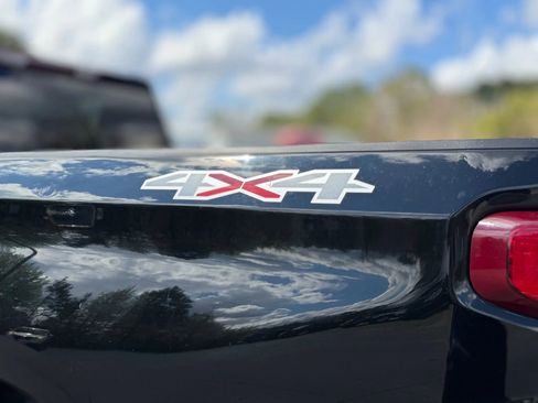 Used 2019 Chevrolet Silverado 1500 Custom image 16