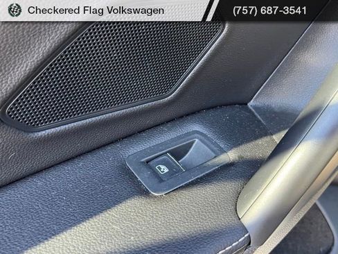 Used 2022 Volkswagen Tiguan SE R-Line image 26