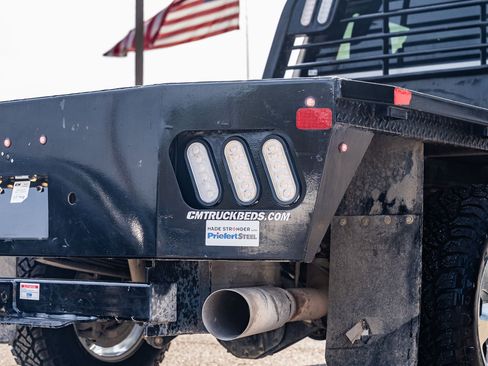 Used 2024 Chevrolet Silverado 2500 LT w/ Convenience Package image 14