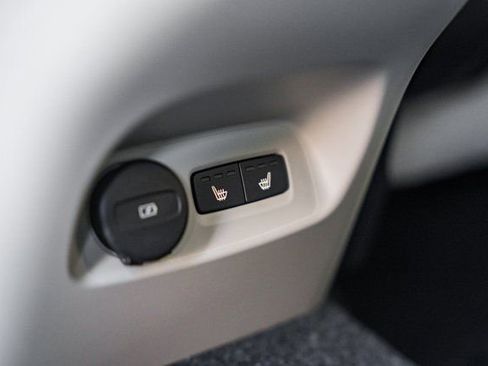 New 2026 Volvo XC40 B4 Plus w/ Protection Package Premier image 33