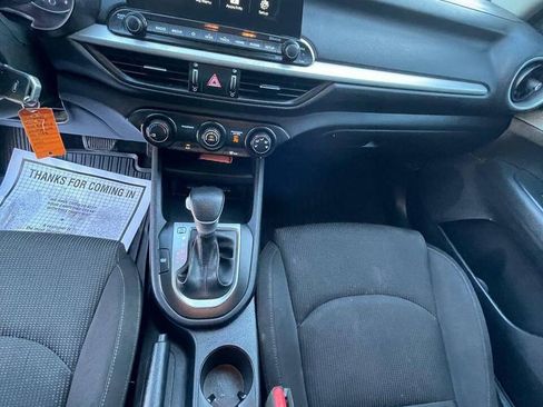Used 2021 Kia Forte LXS FWD image 3