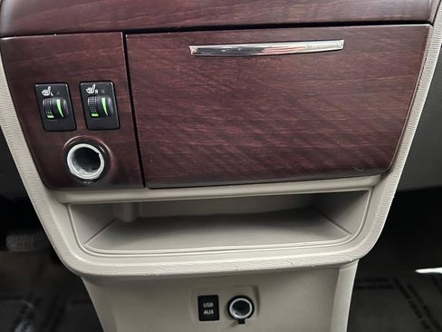 Used 2013 Toyota Sienna XLE image 24