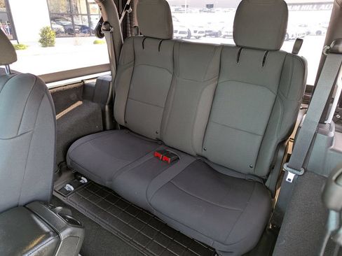 Used 2023 Jeep Wrangler Sport AWD/4WD image 37