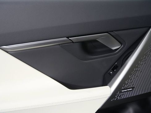 New 2026 BMW i5 eDrive40 w/ M Sport Package image 13