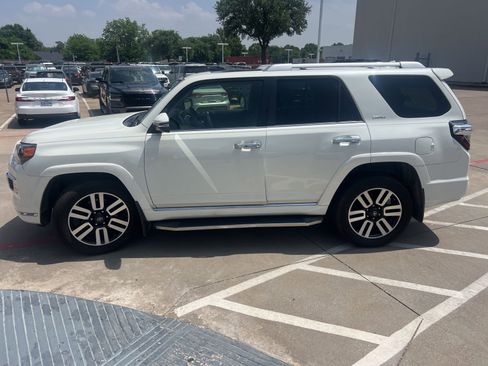 Used 2021 Toyota 4Runner Limited RWD image 3