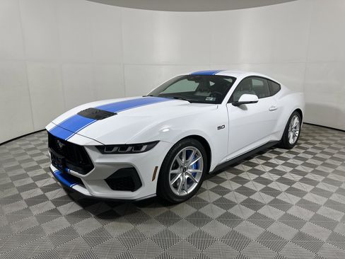 Used 2024 Ford Mustang GT Premium image 3