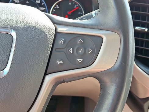 Used 2021 GMC Acadia Denali w/ Denali Ultimate Package AWD/4WD image 25