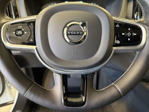 Used 2020 Volvo XC60 T6 Momentum w/ Protection Package image 18