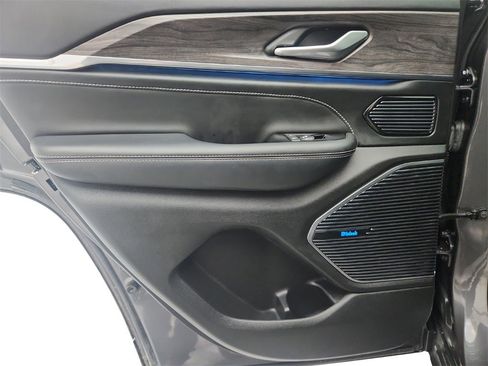 Used 2023 Jeep Grand Cherokee Overland image 23