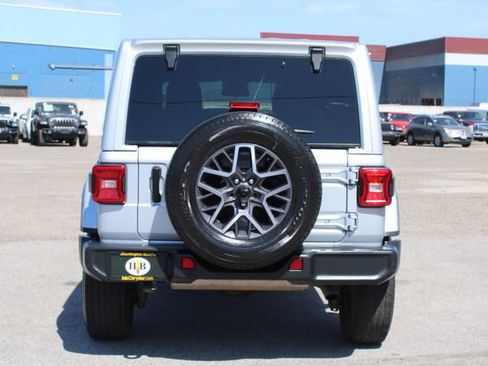 Used 2024 Jeep Wrangler Unlimited Sahara AWD/4WD image 4
