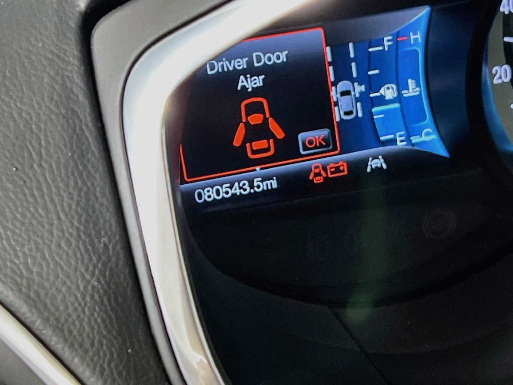 Used 2020 Ford Edge Titanium w/ Class II Trailer Tow Package AWD/4WD image 11