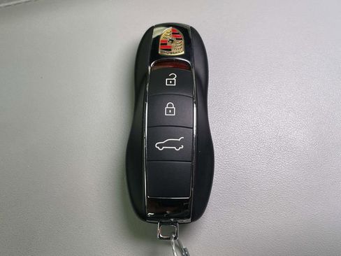 Certified 2023 Porsche Macan S image 45