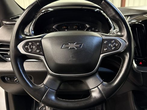 Used 2023 Chevrolet Traverse RS image 5