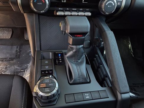 Certified 2025 Toyota Tacoma TRD Off-Road image 13