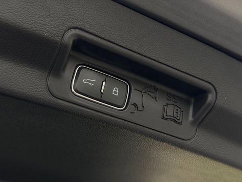 Certified 2025 Ford Explorer ST image 18