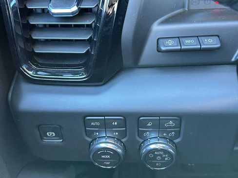 New 2026 GMC Sierra 1500 AT4 w/ AT4 Premium Package AWD/4WD image 30