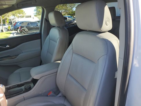 Used 2018 GMC Acadia SLT image 10