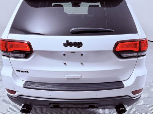 Used 2019 Jeep Grand Cherokee Altitude AWD/4WD image 4