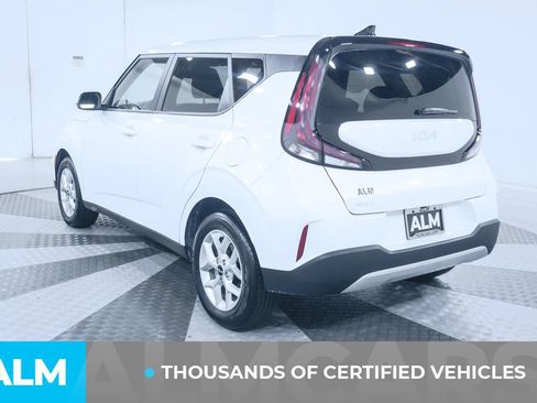 Used 2025 Kia Soul LX w/ LX Technology Package FWD image 4