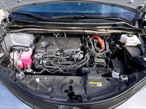 Used 2024 Toyota Sienna Platinum image 12