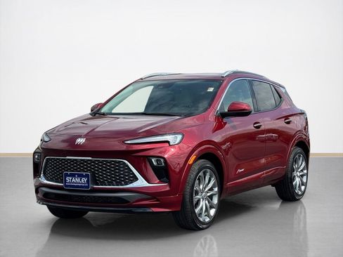 Used 2024 Buick Encore GX Avenir w/ Avenir Technology Package FWD image 3