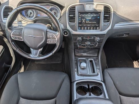 Used 2019 Chrysler 300 Touring w/ Sport Appearance Package AWD/4WD image 7