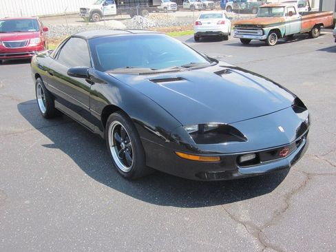 Used 1996 Chevrolet Camaro Z28 RWD image 4