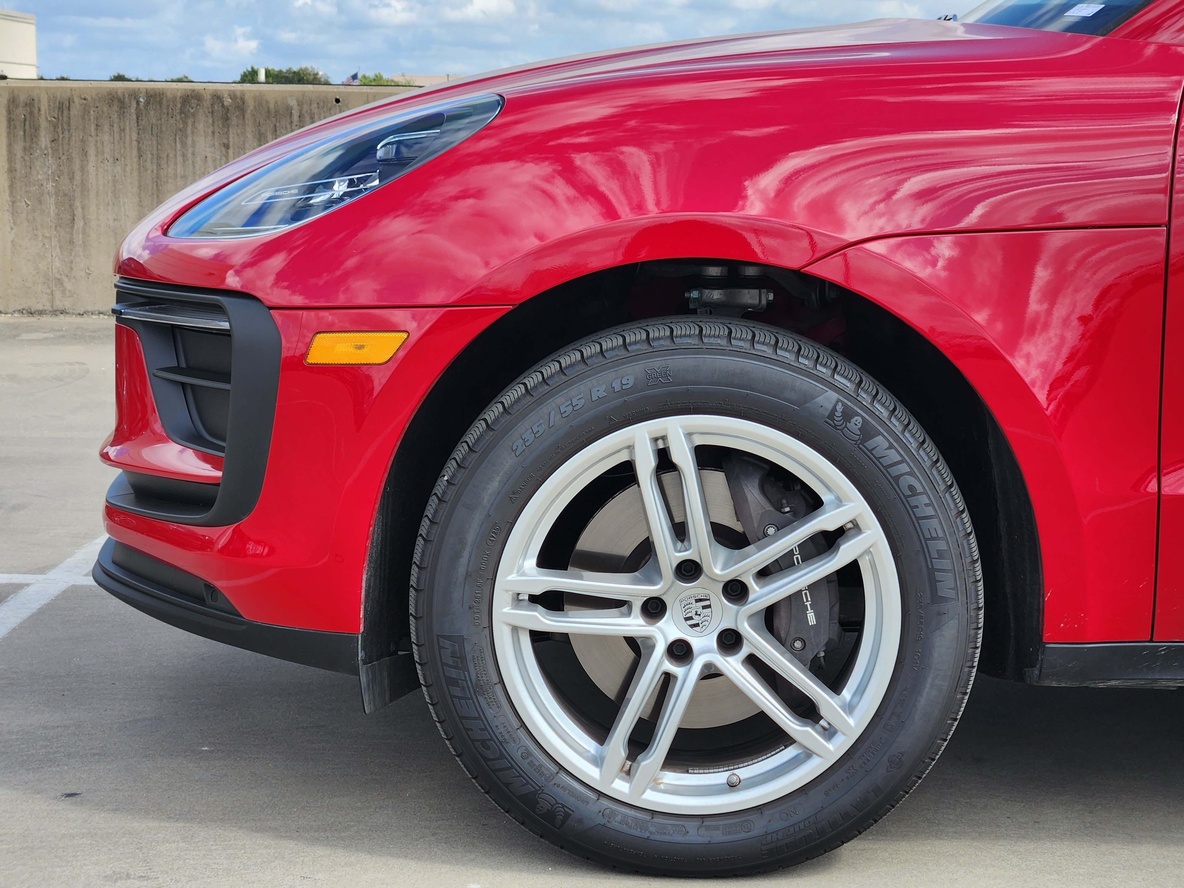 Certified 2026 Porsche Macan AWD/4WD image 13