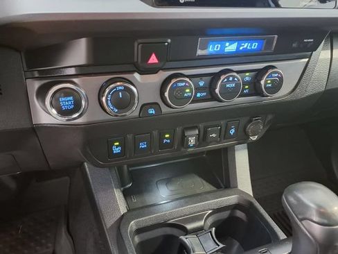 Used 2022 Toyota Tacoma TRD Sport AWD/4WD image 14