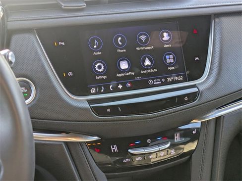 Used 2023 Cadillac XT6 Luxury image 20