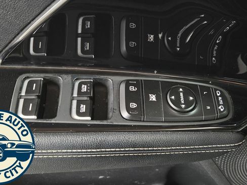 Used 2022 Kia Niro EX w/ Cold Weather Package FWD image 22