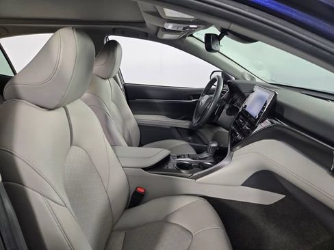Used 2021 Toyota Camry XSE w/ Navigation Package FWD image 15