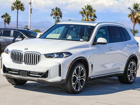 Used 2024 BMW X5 sDrive40i w/ Parking Assistance Package RWD image 3
