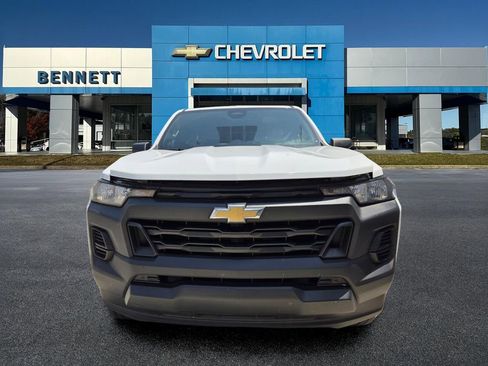 Used 2024 Chevrolet Colorado W/T RWD image 2