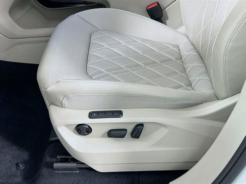 Used 2024 Volkswagen Atlas SEL Premium R-Line image 20