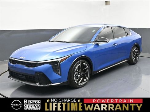 Used 2025 Kia K4 GT-Line image 1