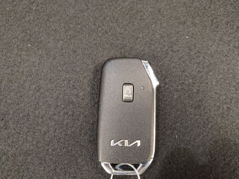Used 2022 Kia Telluride S AWD/4WD image 32