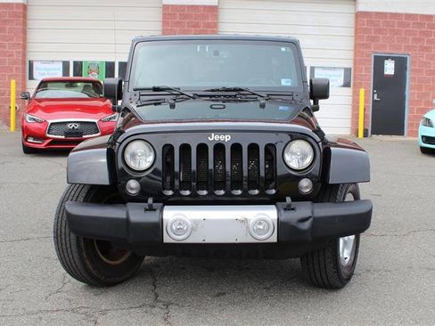 Used 2014 Jeep Wrangler Unlimited Sahara w/ Dual Top Group image 8