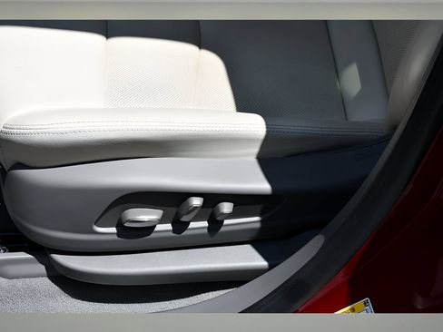 Used 2023 Cadillac XT5 Premium Luxury w/ Technology Package AWD/4WD image 34