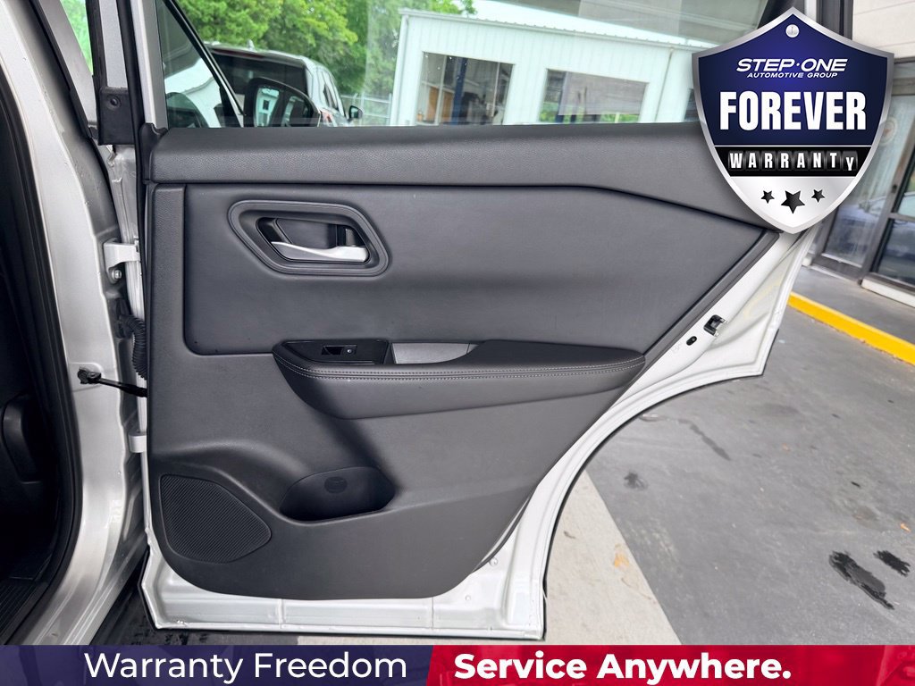 Used 2024 Nissan Rogue SV FWD image 33