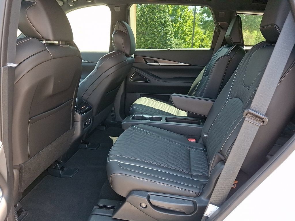 Used 2026 INFINITI QX60 Autograph w/ Dark Cargo Package AWD/4WD image 10