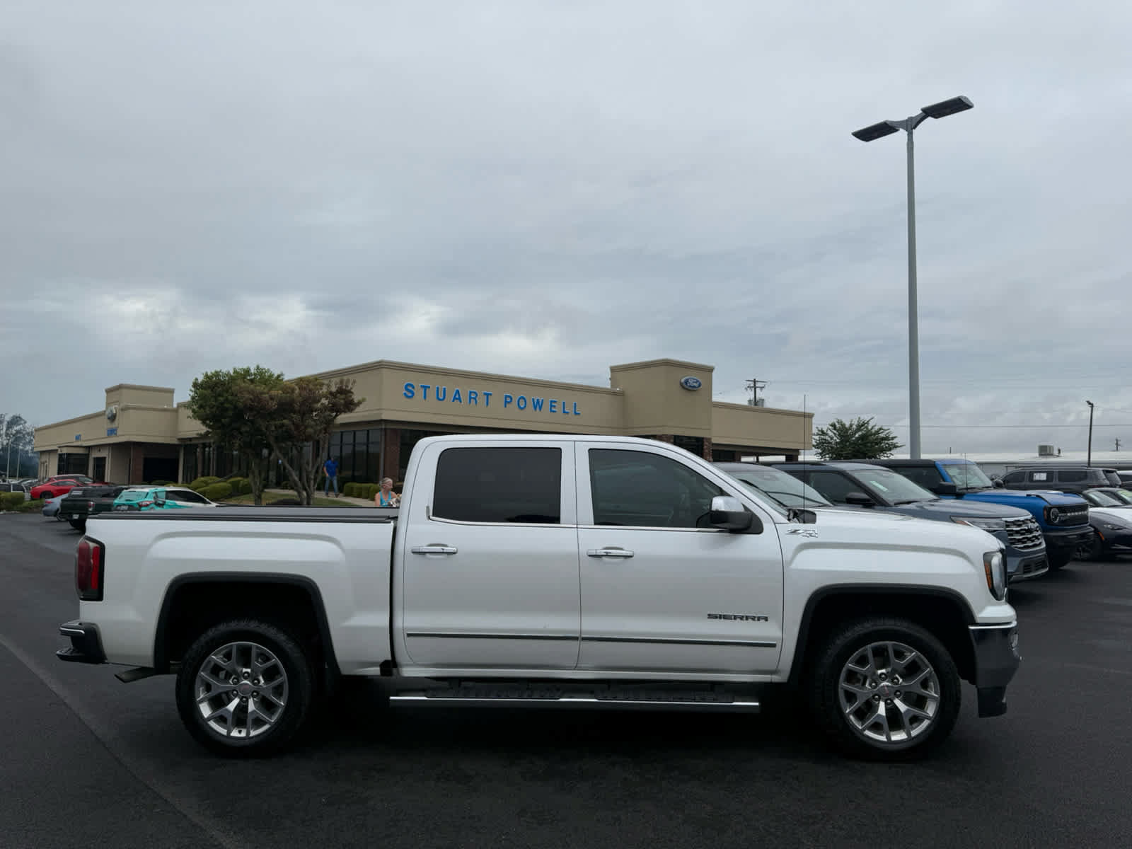 Used 2018 GMC Sierra 1500 SLT AWD/4WD image 16