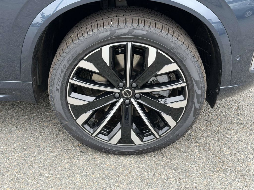 New 2026 Volvo XC90 T8 Plus w/ Protection Package AWD/4WD image 24