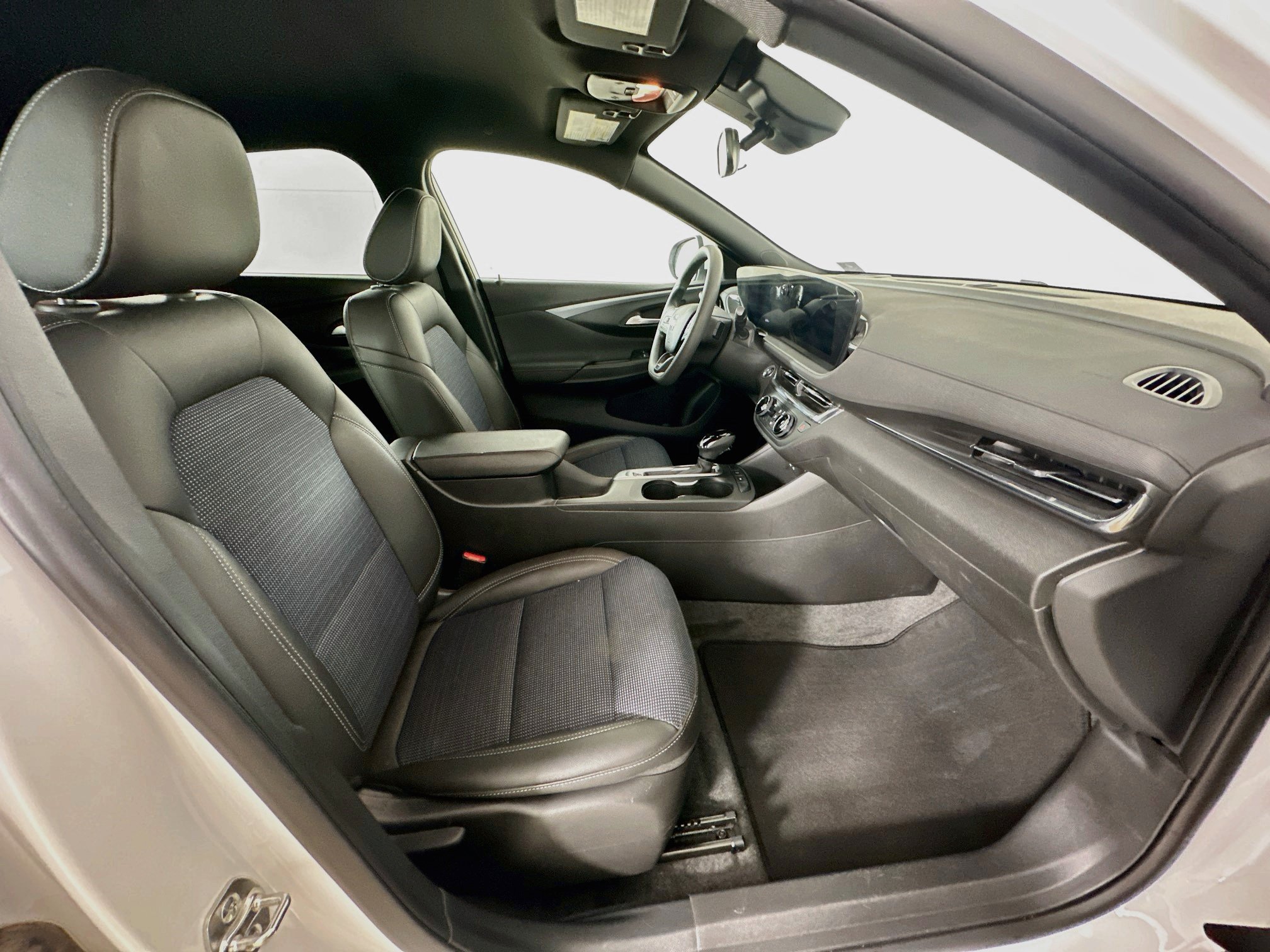 Used 2026 Buick Envista Preferred FWD image 29