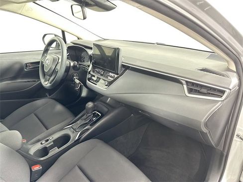 Used 2023 Toyota Corolla LE image 27
